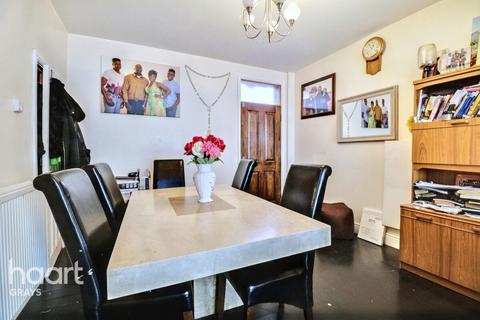 3 bedroom end of terrace house for sale, Brentwood Road, Grays