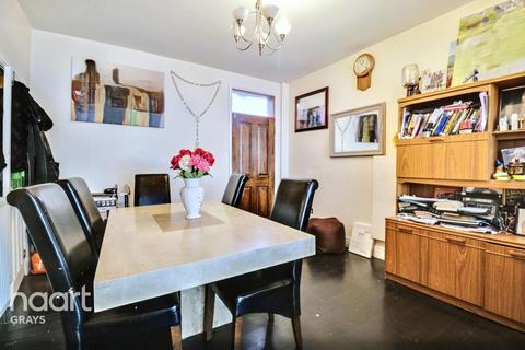 3 bedroom end of terrace house for sale, Brentwood Road, Grays