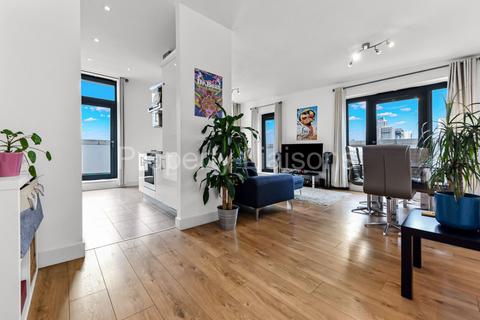 2 bedroom apartment for sale, Eluna Apartments, Wapping Lane, London, E1W