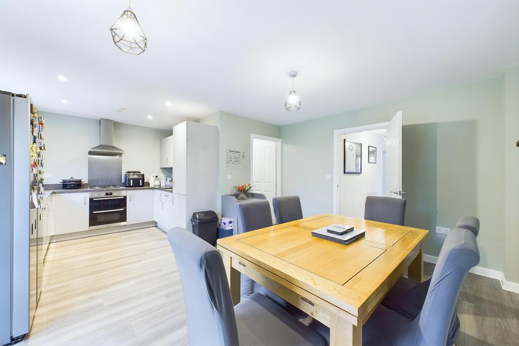 Kitchen Dining Area