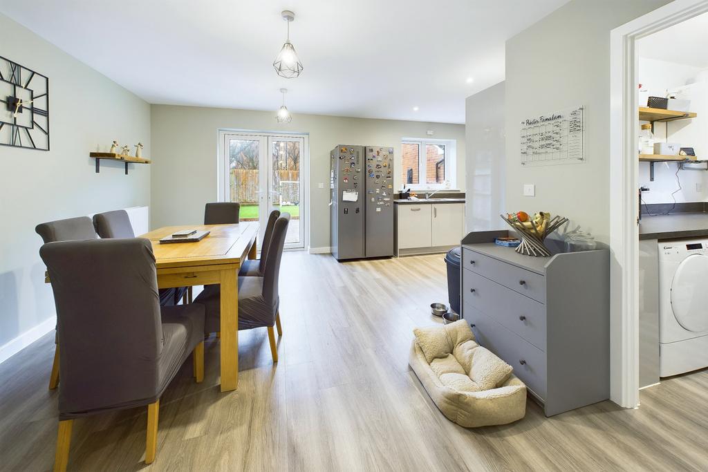 Kitchen Dining Area