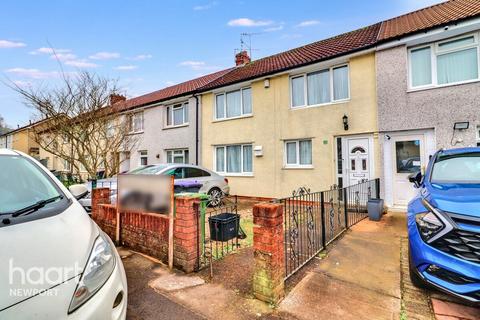 3 bedroom terraced house to rent, Belle Vue Close, Cwmbran