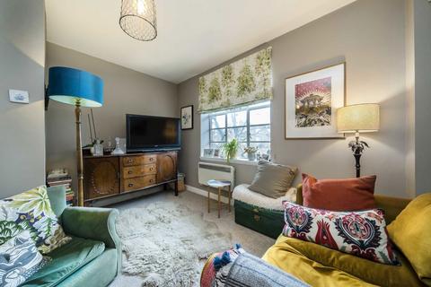 1 bedroom flat to rent, Hamlet Gardens, London W6