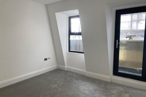 2 bedroom flat to rent, Rye Lane, London, SE15