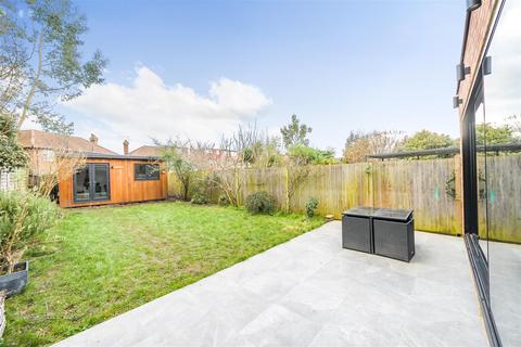 5 Lovell Road, Richmond, TW10 7LB