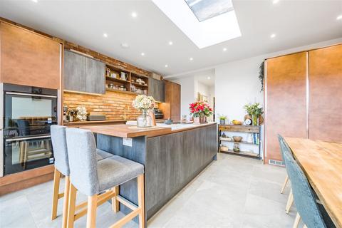 5 Lovell Road, Richmond, TW10 7LB