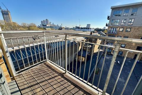 2 bedroom flat for sale, Thomas Fyre Drive, Catherine House, E3