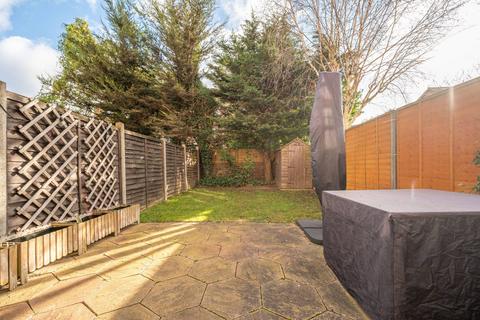 3 bedroom house for sale, Hamlet Square, Cricklewood, London, NW2