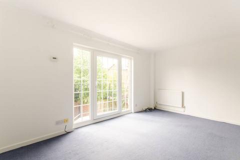 4 Hamlet Square, London, NW2 1SR