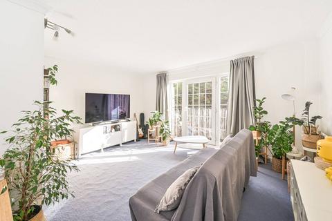 4 Hamlet Square, London, NW2 1SR
