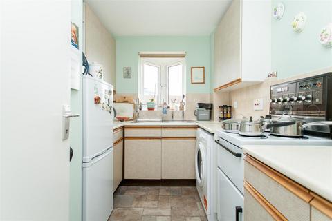 1 bedroom flat for sale, Coopers Close, London
