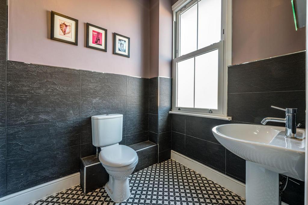 En-Suite 2