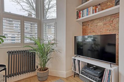 2 bedroom flat for sale, Oakdale Road, Leyton E11