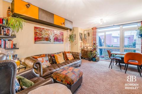 12 Tylney Close, Chigwell, IG7 4EH