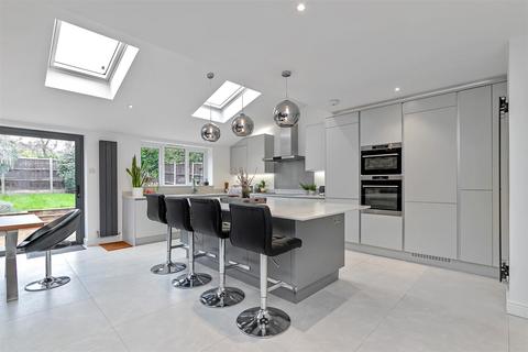 5 bedroom detached house for sale, Toulmin Drive, St. Albans