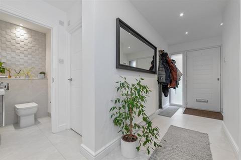 5 bedroom detached house for sale, Toulmin Drive, St. Albans