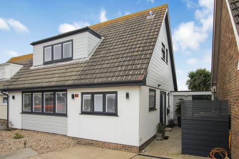 3 bedroom detached house for sale, Redoubt Way, Romney Marsh TN29