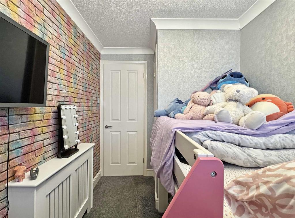 Bedroom 3b.jpg