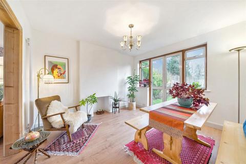 115 Churston Drive, Morden, SM4 4JE