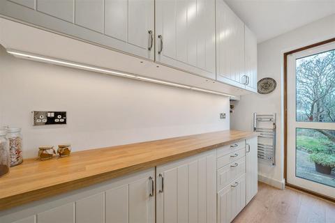 115 Churston Drive, Morden, SM4 4JE