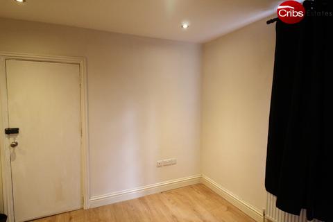 1 bedroom in a house share to rent, Morden, SM4