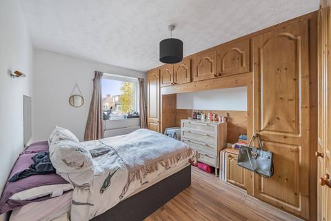 2 bedroom flat to rent, Coppetts Road, Muswell Hill, London, N10