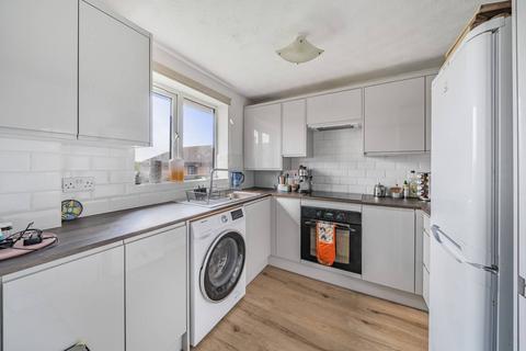 2 bedroom flat to rent, Coppetts Road, Muswell Hill, London, N10