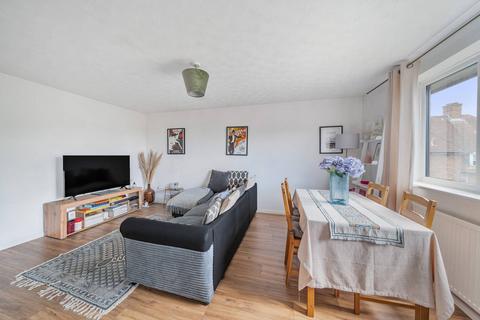 2 bedroom flat to rent, Coppetts Road, Muswell Hill, London, N10