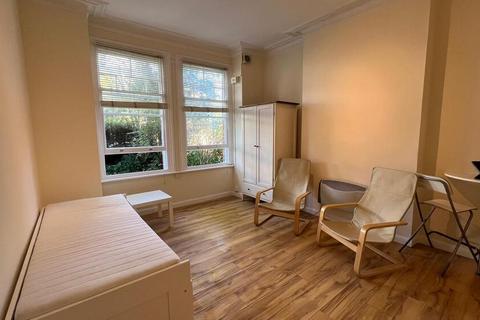Studio to rent, Merton Hall road, WIMBLEDON SW19