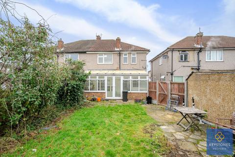11 Don Way, Romford, RM1 4YR