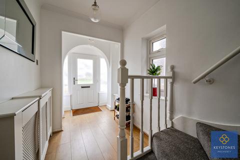 11 Don Way, Romford, RM1 4YR