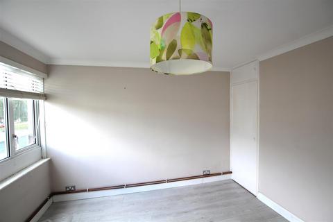 2 bedroom house to rent, Cameron Close, Warley, Brentwood