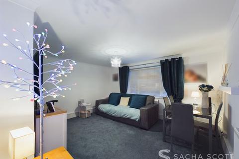 1 bedroom flat for sale, Eastgate, Banstead, SM7