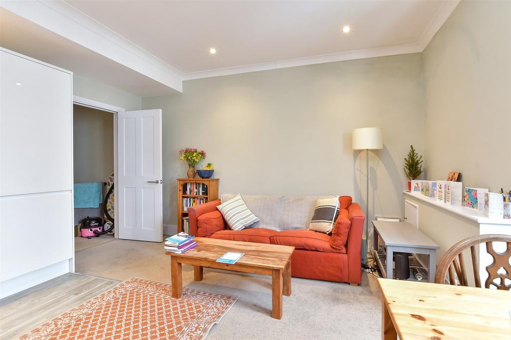 Lounge/ Kitchen