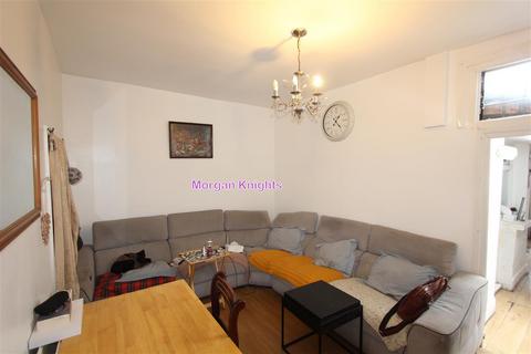 3 bedroom terraced house for sale, Plaistow E13