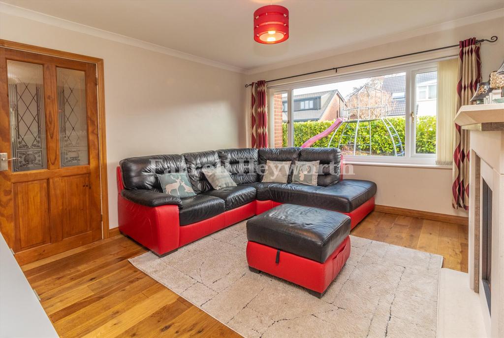 Lounge image 2