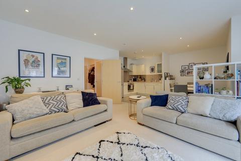 1 bedroom flat for sale, Desvignes Drive, Hither Green, London, SE13