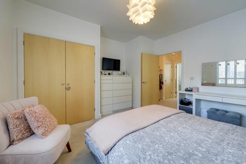 1 bedroom flat for sale, Desvignes Drive, Hither Green, London, SE13