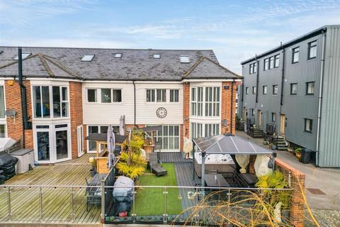 4 bedroom townhouse for sale, Waterside Quay, Aylesford