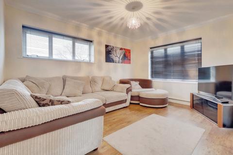 20 Abbotswood, Benfleet, SS7 3XT