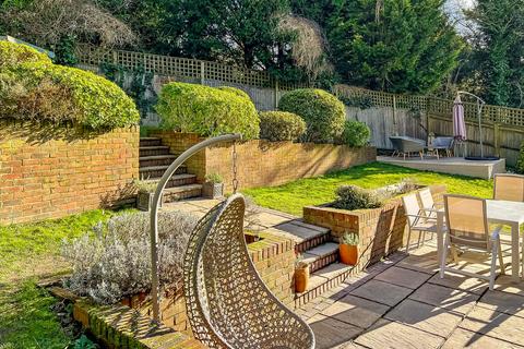 2 Chynham Place, South Croydon, CR2 0JZ