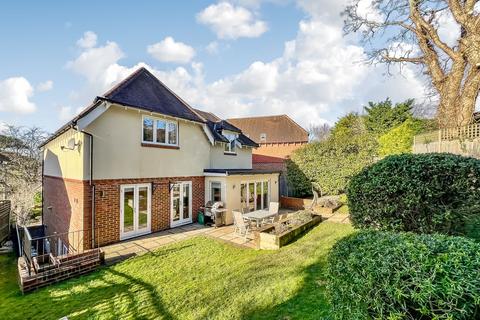 2 Chynham Place, South Croydon, CR2 0JZ