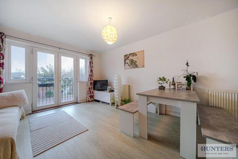 2 bedroom flat for sale, Pettacre Close, West Thamesmead