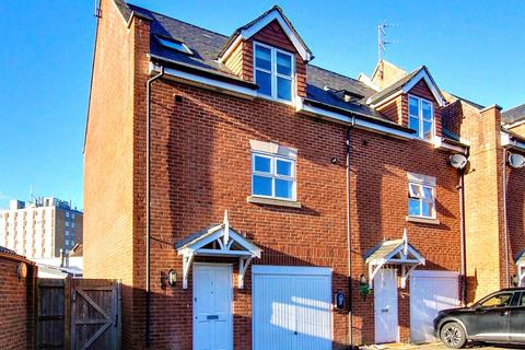 3 bedroom end of terrace house for sale, Priory Mews, Haywards Heath, RH16