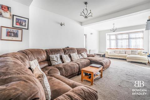 undefined, Rushden Gardens, Clayhall