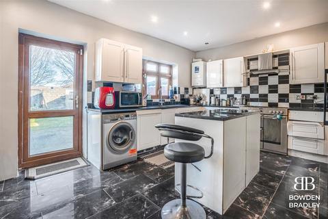 undefined, Rushden Gardens, Ilford, IG5