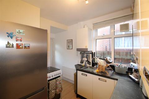 2 bedroom apartment for sale, Birchwood Avenue, High Heaton, Newcastle Upon Tyne