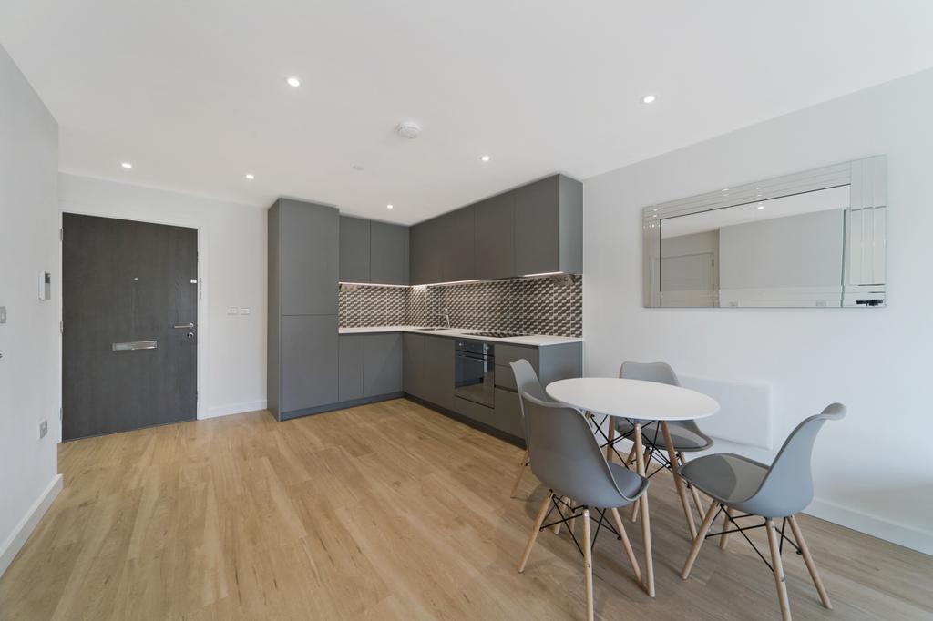 Apartment in Colindale - View 3
