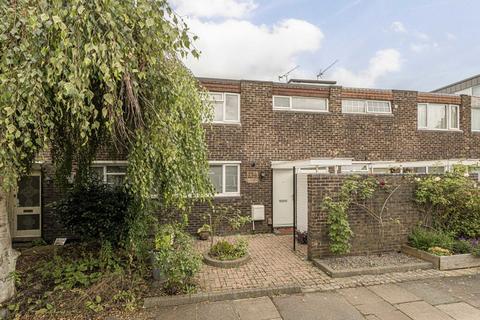 6 Sanders Close, Hampton Hill, Hampton, TW12 1QY
