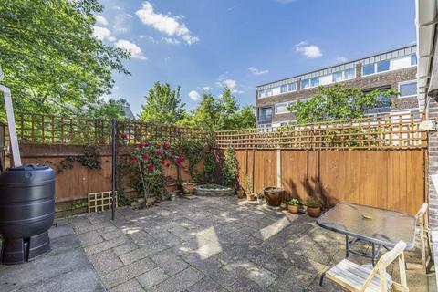 6 Sanders Close, Hampton Hill, Hampton, TW12 1QY